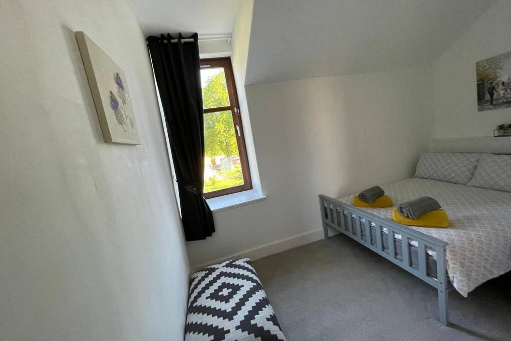 No 10 Immaculate City Centre, Top Floor 2 Bed Flat With Free Parking อินเวอร์เนส ภายนอก รูปภาพ